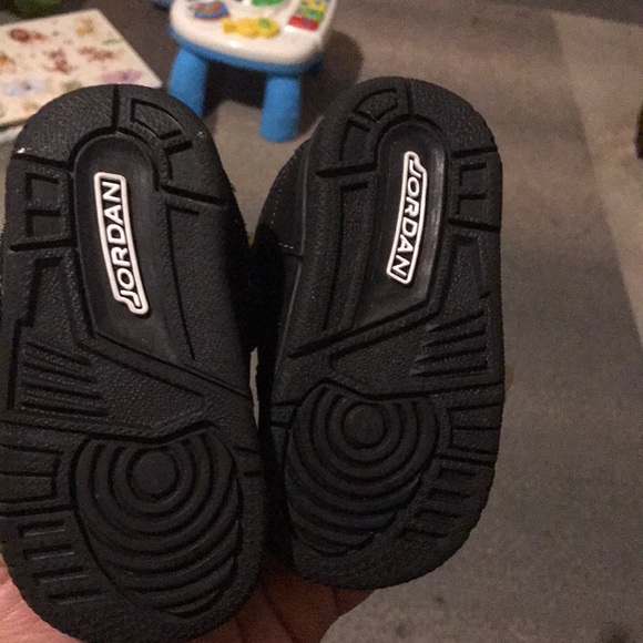 Black Jordan’s - Picture 3 of 3